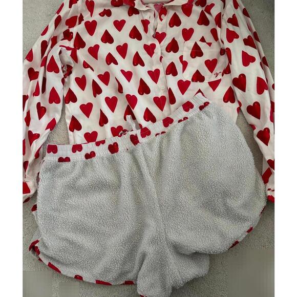 Victoria's Secret Heart Print Button-Up Sherpa Lined PJ Set - Picture 8 of 8